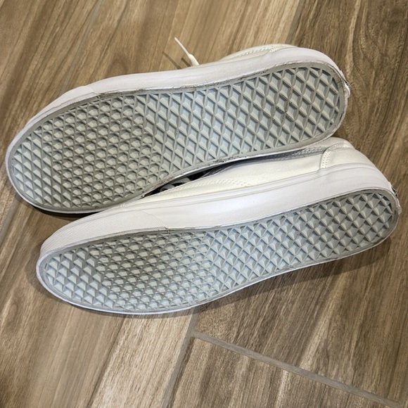 Vans - Picture 4 of 4